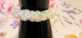 Pulsera de tonos claros