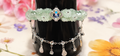 Pulsera de flores con trébol