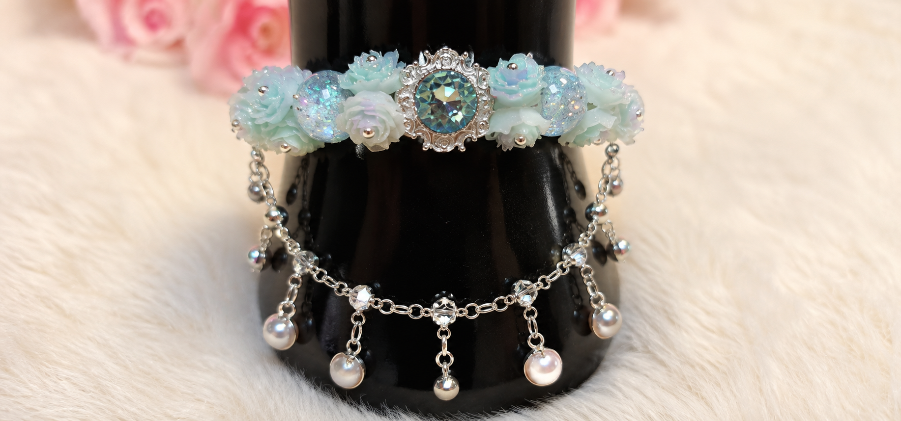 Pulsera de flores azul claro