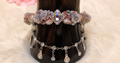 Pulsera de flores con trébol