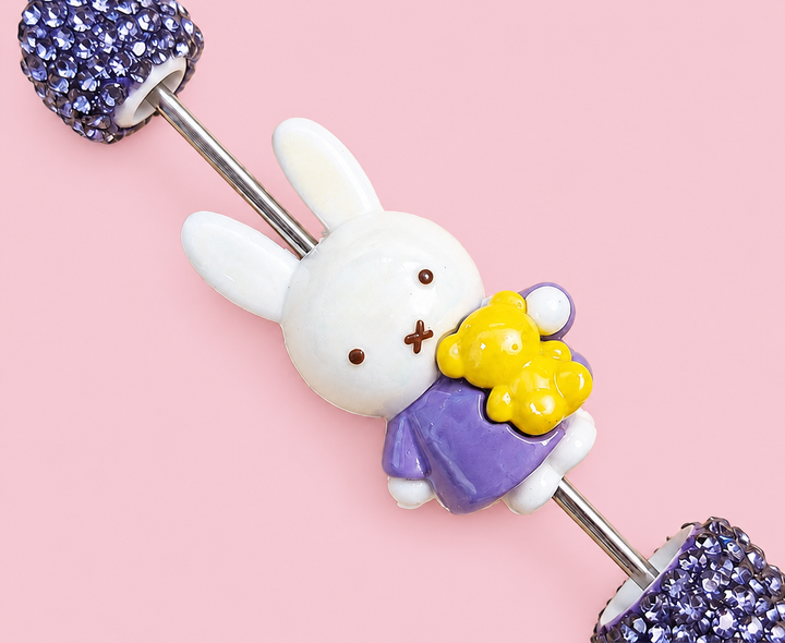 Miffy silicona 3D con camisa morada