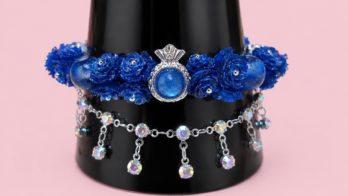 Pulsera de flores azul oscuro